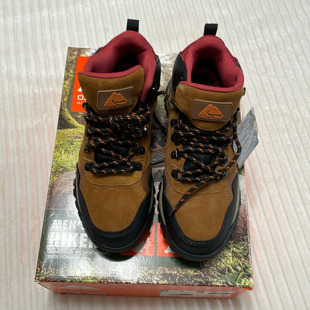 NWT Ozark Trail Men’s Mid Hiker Boots.